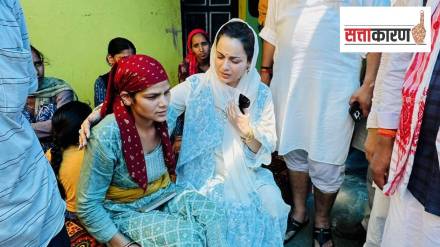 हिमाचलमधील पूरग्रस्तांना दिलासा देण्याचा प्रयत्न करताना भाजपा खासदार कंगना रणौत