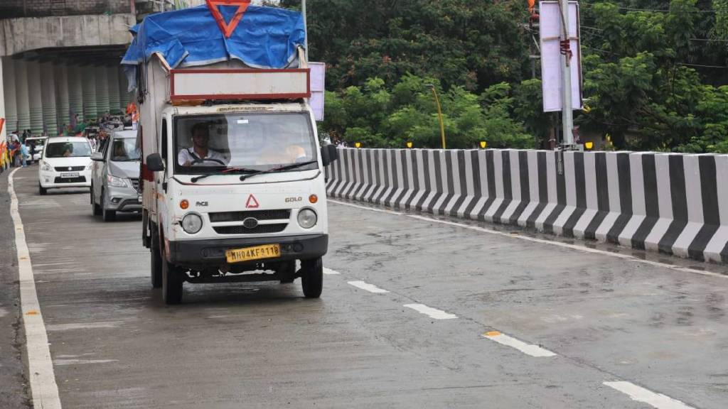 The flyover at Kasarvadavali is open
