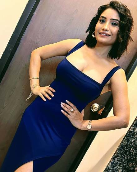 Khushboo Atre Photos 