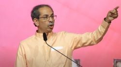 Uddhav Thackeray : “पुष्पा म्हणतो झुकेगा नहीं साला, हे म्हणतात उठेगा नहीं साला”, उद्धव ठाकरेंचा एकनाथ शिंदेंच्या ‘जय गुजरात’वर टोला!