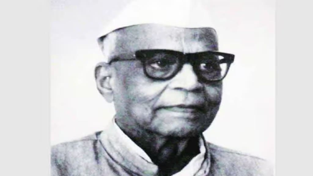 Loksatta tarktirth vichar Indian Social Structure and Democracy