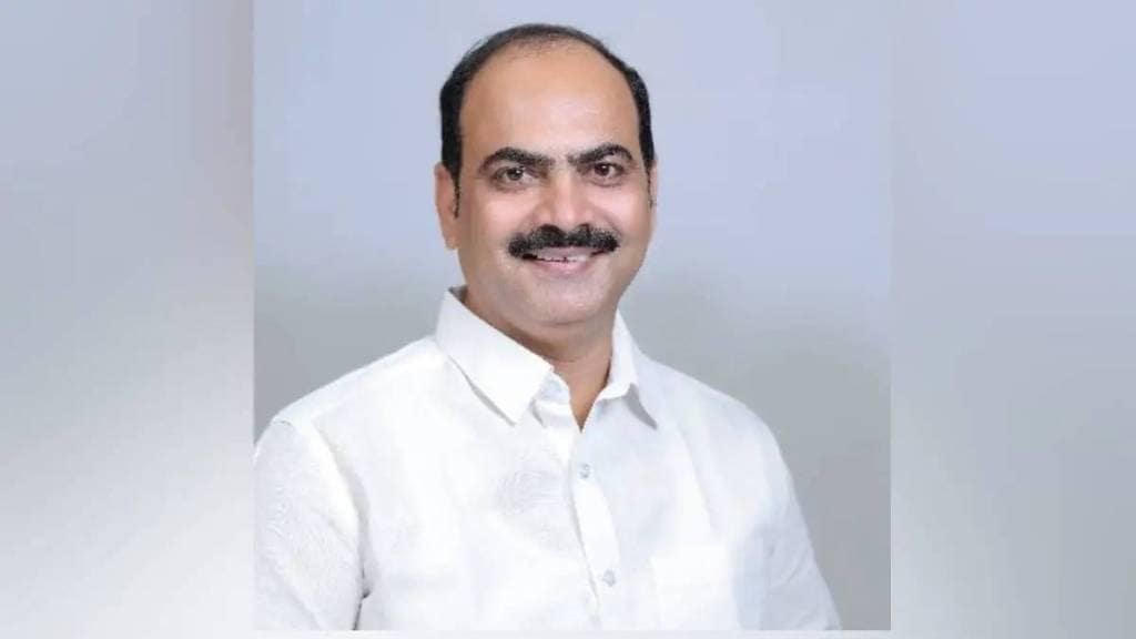 MLA Manoj Ghorpade demands that the Jairam Swami palanquin of Vadgaon in Khatav tehsils be given a place of honor