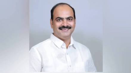 MLA Manoj Ghorpade demands that the Jairam Swami palanquin of Vadgaon in Khatav tehsils be given a place of honor