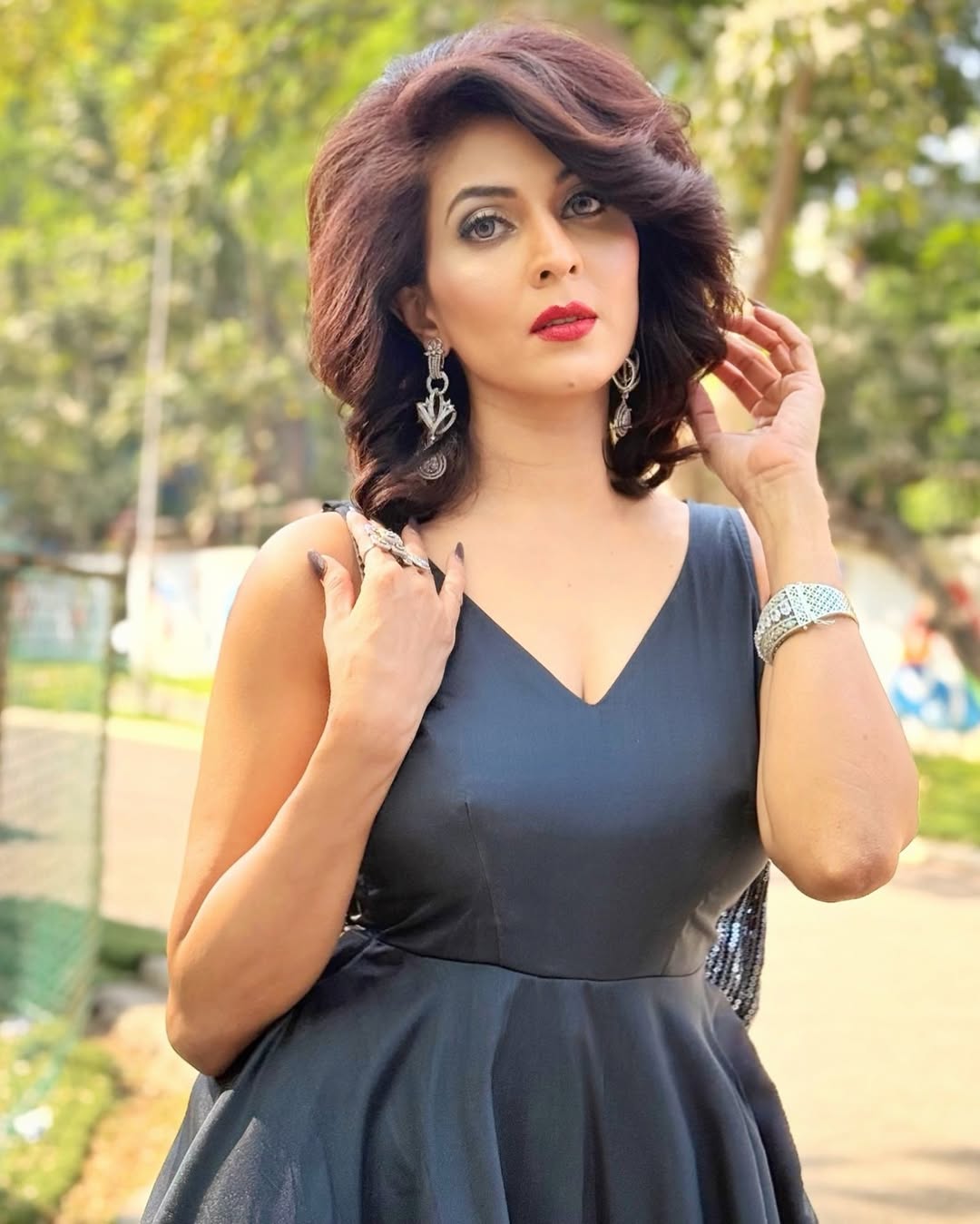 Madhavi Nimkar Shitti Vajali Re TV Show Look