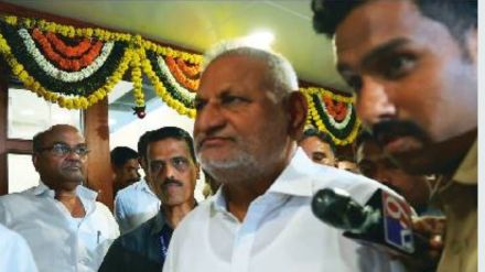 Devendra Fadnavis warns ministers over controversies damaging Mahayuti governments image Mumbai