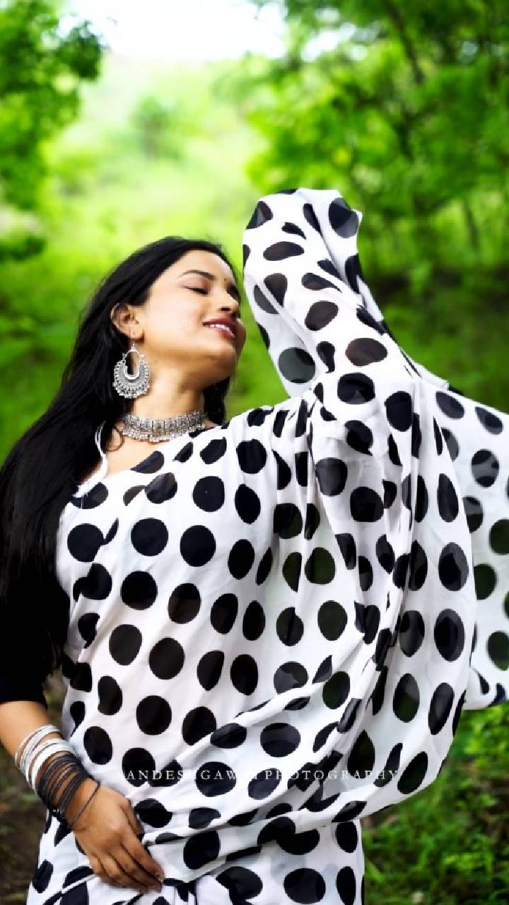Marathi actress rajeshwari kharat in polka dot saree look