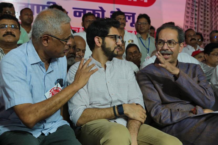 Mill workers protest at Azad Maidan Uddhav Thackeray, Aaditya Thackeray join the protest in support