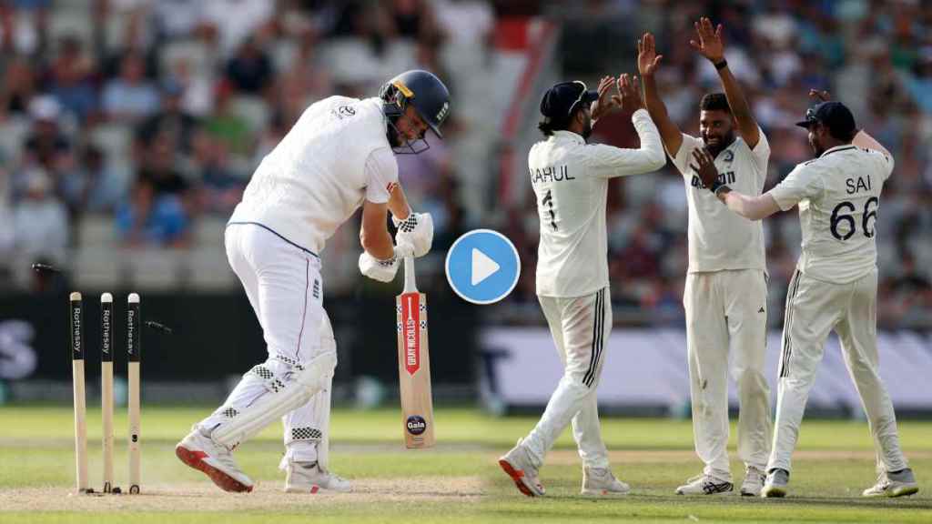 Mohammed Siraj Clean Bowled Chris Woakes on Good Length Ball Hits Bat and Later Stumps Video