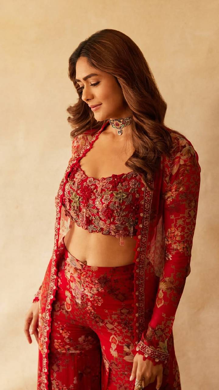 Mrunal thakur new look son of sardaar 2 11