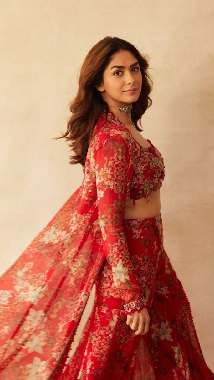 Mrunal thakur new look son of sardaar 2 9