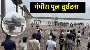 Photos : गुजरातमध्ये कोसळला ४३ वर्षे जुना पूल; ९ जणांचा मृत्यू तर अनेक वाहने नदीच्या पाण्याखाली…