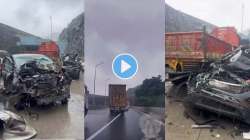 ट्रेलरची एकामागोमाग १५ गाड्यांना धडक, मुंबई-पुणे महामार्गावर भीषण अपघात; धडकी भरवणारा VIDEO व्हायरल