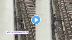 धावत्या मुंबई लोकलमध्ये खतरनाक चोरी! रुळाच्या बाजूच्या गटारावरुन चोरली लोखंडी जाळी, संतापजनक व्हिडीओ व्हायरल