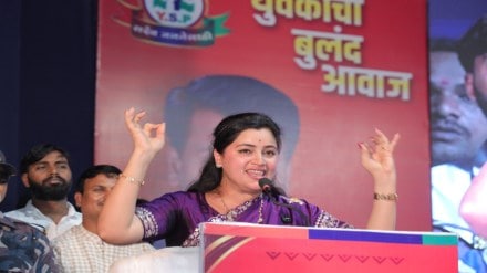 Navneet Rana slams Thackeray brothers for creating language divide for politics