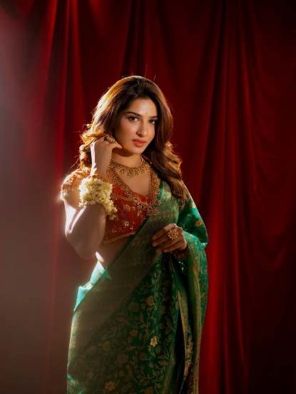 Neha Khan Nauvari Saree Look