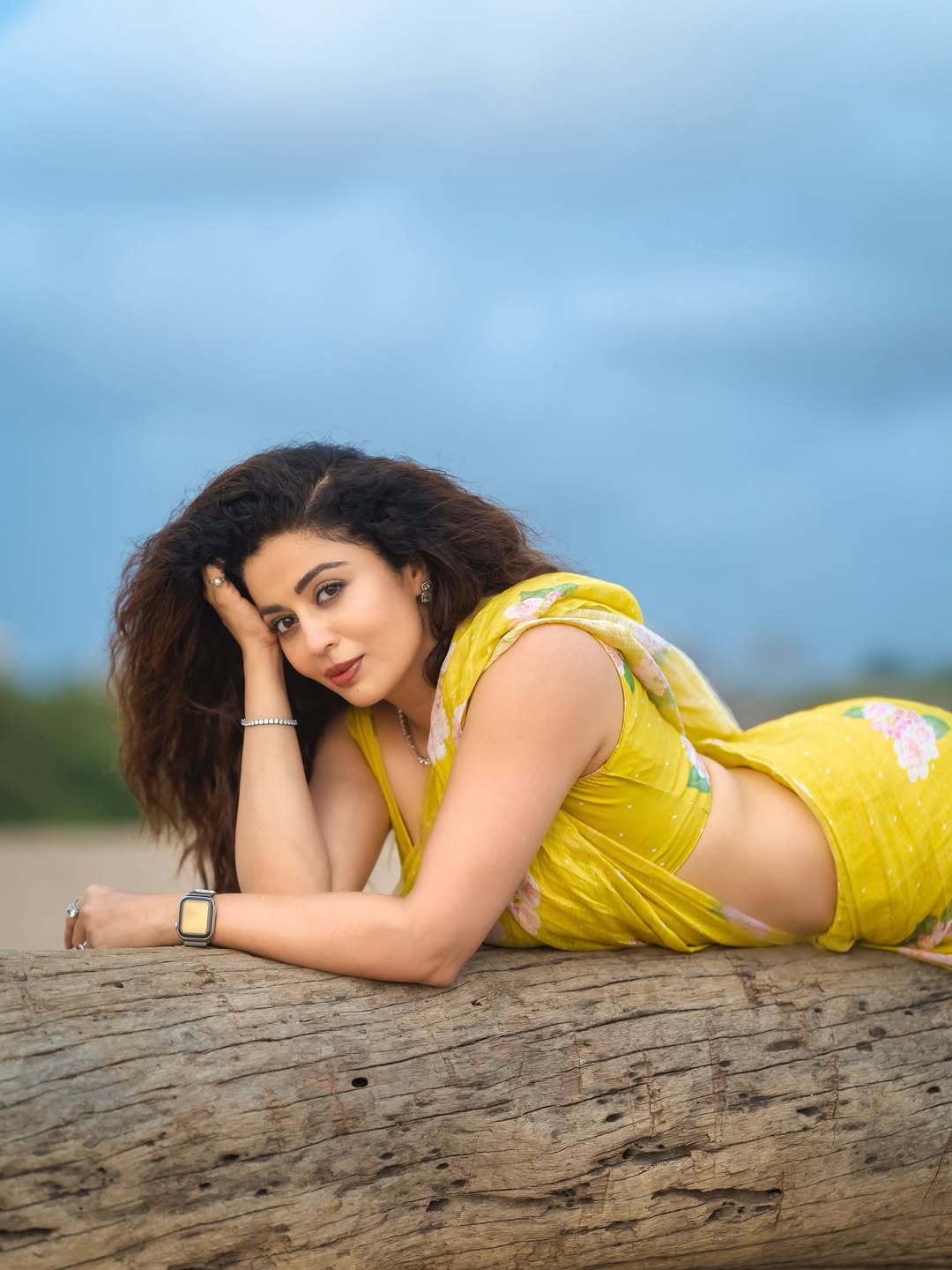 Neha Pendse Yellow Saree Bold Look