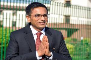 D Y Chandrachud News in Marathi