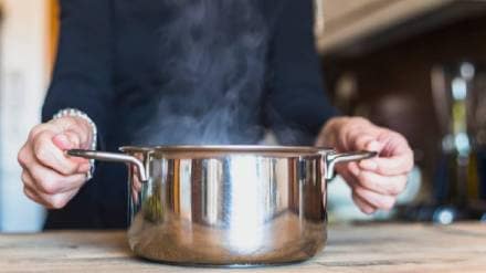 What should not be kept in steel utensils