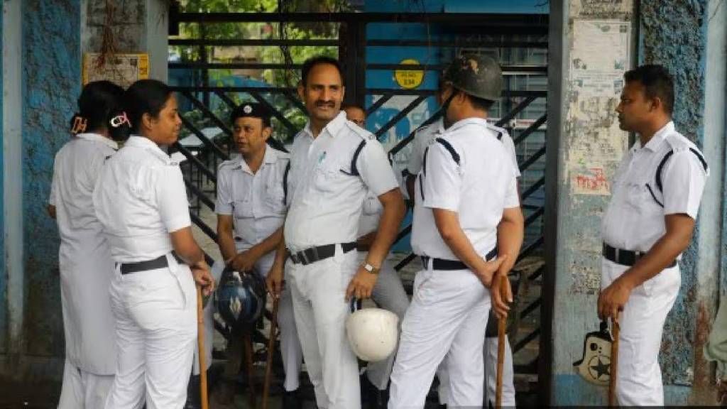 कोलकाता: प्रतिष्ठित शैक्षणिक संस्थेतील विद्यार्थ्याचा महिलेवर बॉइज हॉस्टेलमध्ये बलात्कार, (फोटो-इंडियन एक्स्प्रेस)