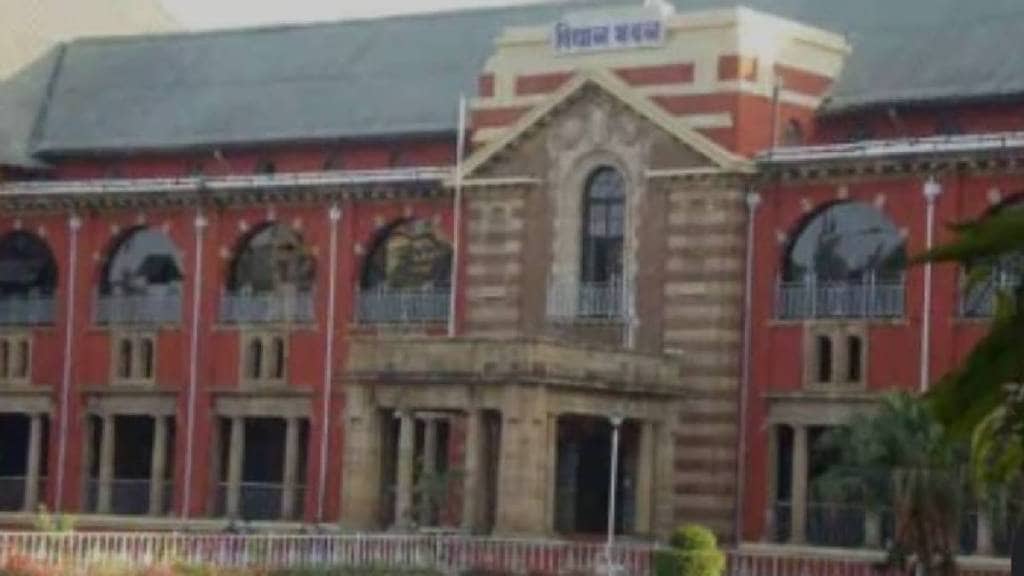 Workers from two parties clashed during mumbai monsoon session bringing to light a 1982 Nagpur incident