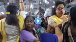 “सकाळी-सकाळी भांडण करायला एवढा जोर कुठून येतो?”, महिलांच्या डब्यात एकमेकींना धक्का लागल्याने धक्काबुक्की… VIDEO पाहून नेटकरी करतायत कमेंट्स