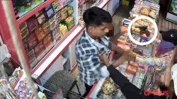सीसीटीव्ही: लोणावळ्यात चिक्की विक्रेत्याला पिस्तुलाचा धाक दाखवून लुटले; पहाटेची घटना, पोलीस आरोपींचा शोध घेत आहेत