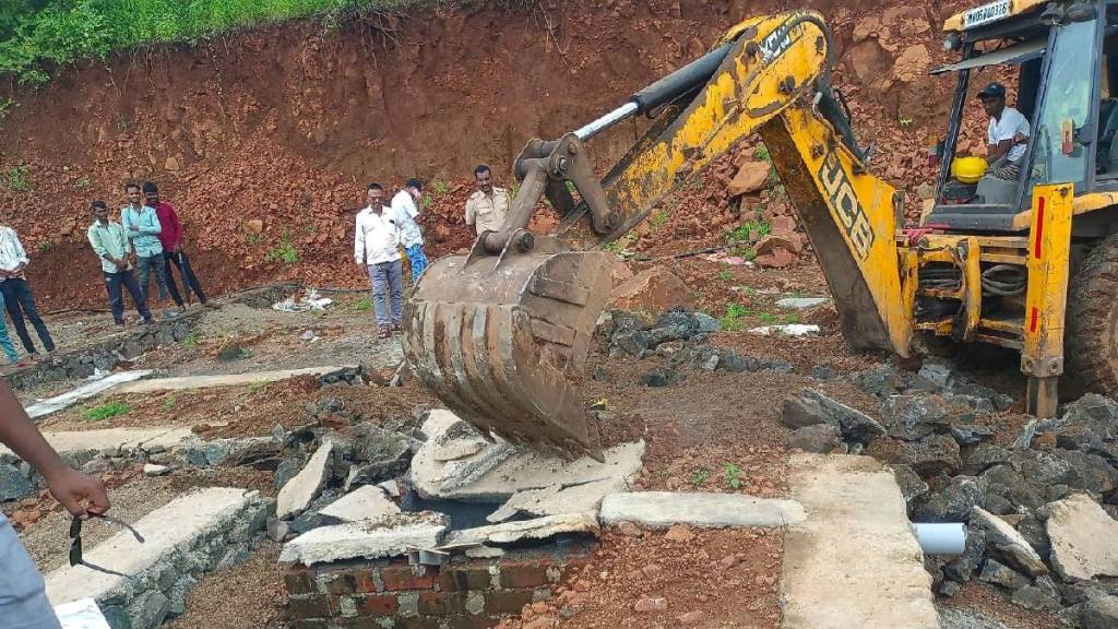 demolition of 45 jotis and more than ten chawls