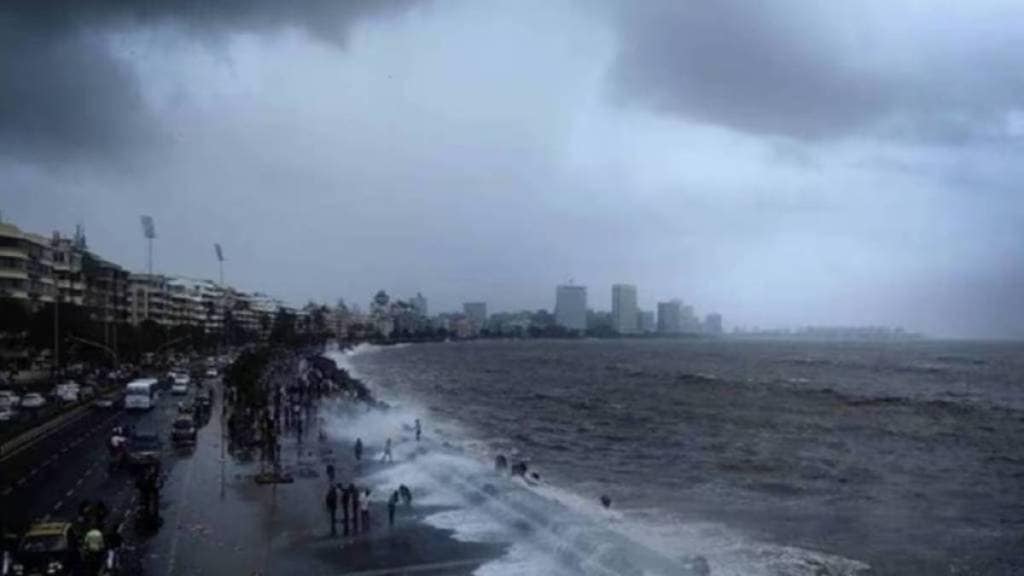 Mumbai high tide July 2025, Mumbai tidal schedule, Mumbai monsoon flood risk, Mumbai coastal safety alerts, Mumbai sea wave height, July 2025 Mumbai tides, Mumbai flood prevention monsoon, Mumbai municipal tide warnings, Mumbai heavy rain and tide,