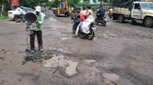 four thousand potholes on the roads in nashik city
