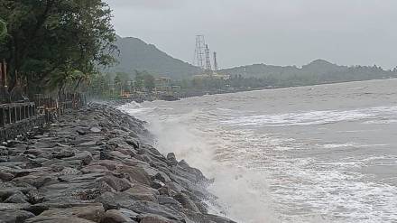 loose embankment stones at Pirwadi beach risk falling into sea raising chances of accidents loose embankment stones at Pirwadi beach risk falling into sea raising chances of accidents