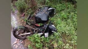 nashik gas cylinder vehicle hit bike near Chandeshwari dam two siblings from Kasari died