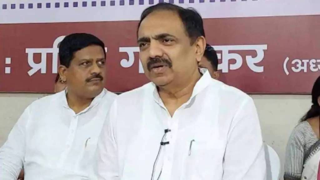 Maharashtra financial crisis, Maharashtra government debt, contractor payment delay Maharashtra, farmer suicides Maharashtra,