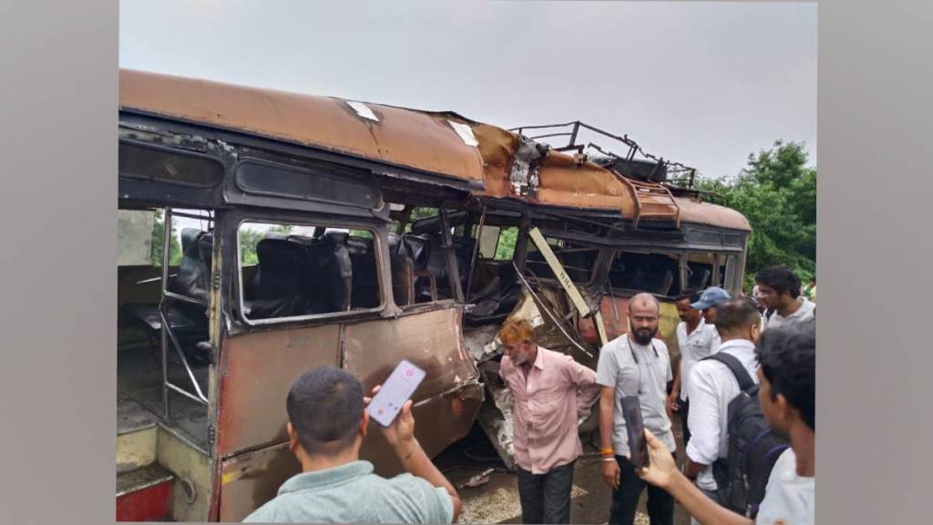 dhule shirpur Shindkheda bus accident