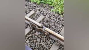 Badlapur railway delay, Vangani train disruption, Karjat local train delay, Mumbai local train traffic,