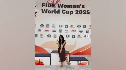 divya deshmukh won Chess World Cup cm devendra fadnavis honoring her in nagpur