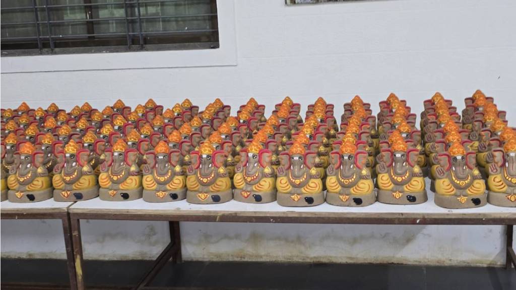 ahilya goshala sanstha in yeola is making eco friendly ganesh idols using cow dung clay