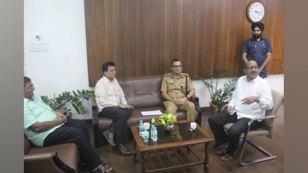 Somaiya announced laudspeaker free maharashtra met police chiefs