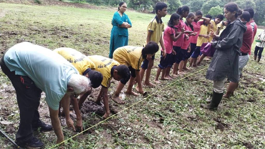 sowing to Harvest initiative saraswati vidya mandir students visited yeur fields gained farming experience