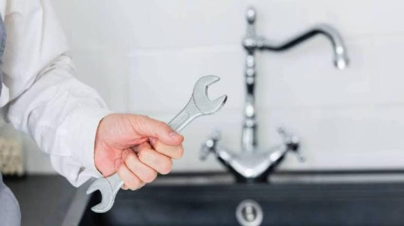 How to stop water leakage from tap in bathroom