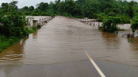heavy rains in gadchiroli disrupted life 16 roads shut