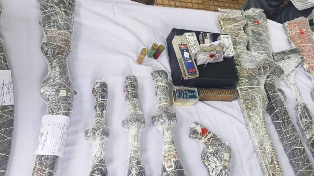Crime branch raided two yavatmal spots seized 5 firearms sword 350 cartridges bulletproof jacket