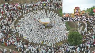 entry of saints palkhi in Pandharpur