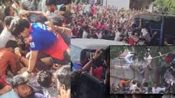 Bengaluru Stampede : बंगळुरू चेंगराचेंगरी प्रकरण : शवविच्छेदनावेळी सोन्याचे दागिने चोरीला गेले; पीडितेच्या आईचा आरोप, गुन्हा दाखल
