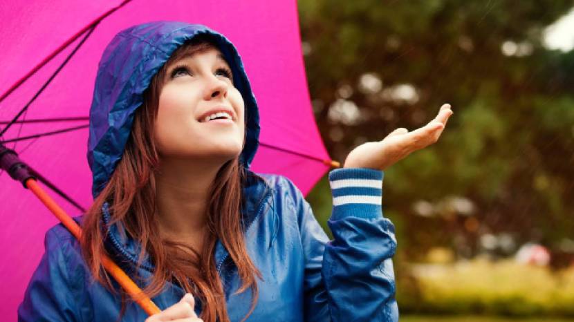 How to stop hair fall in monsoon naturally