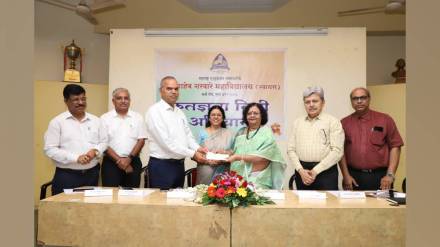 retired teacher manik Phulambrikar donated rs 1 crore of PF to Maharashtra Education Society