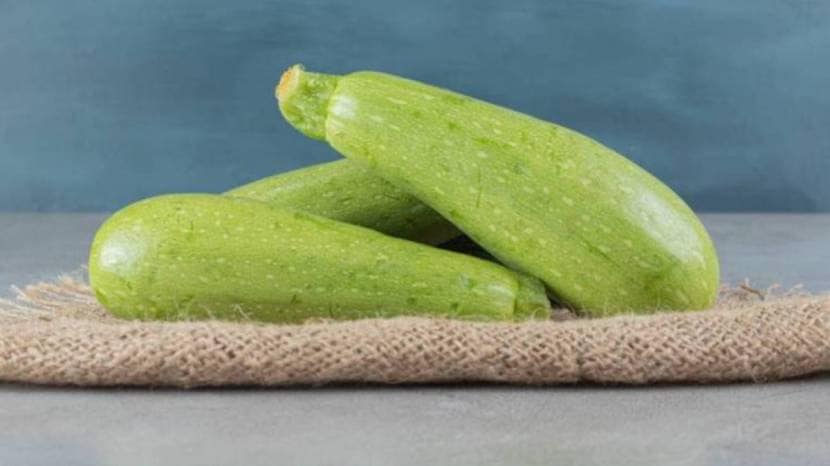 Should we peel the skin of bottle gourd