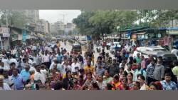 नाही जाणार, नाही जाणार धारावीबाहेर नाही जाणार…धारावी पुनर्विकास आराखड्याविरोधात धारावीकर रस्त्यावर; अदानी आणि राज्य सरकारविरोधात जोरदार घोषणाबाजी