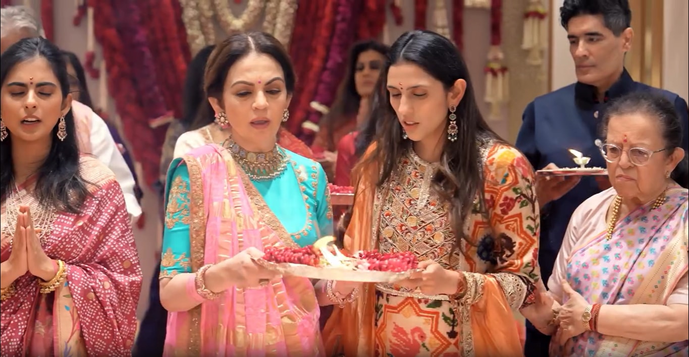 Nita Ambani Gharchola Saree Gold Blouse Look