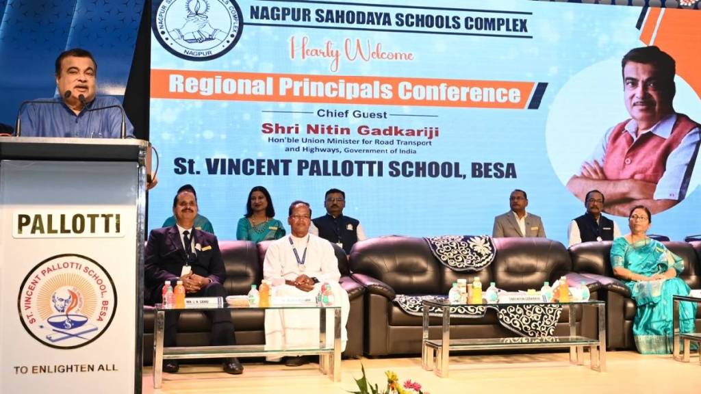 Union Minister Nitin Gadkari spoke about the corruption in the education department at Paloti School in Besa