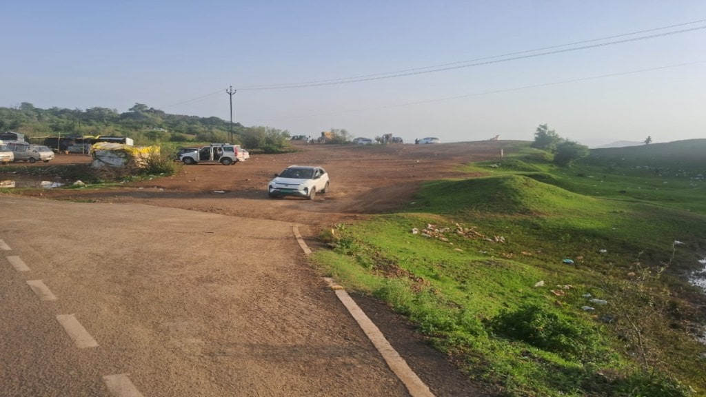 No rain and viral video of traffic jams cause fewer tourists in Chikhaldara